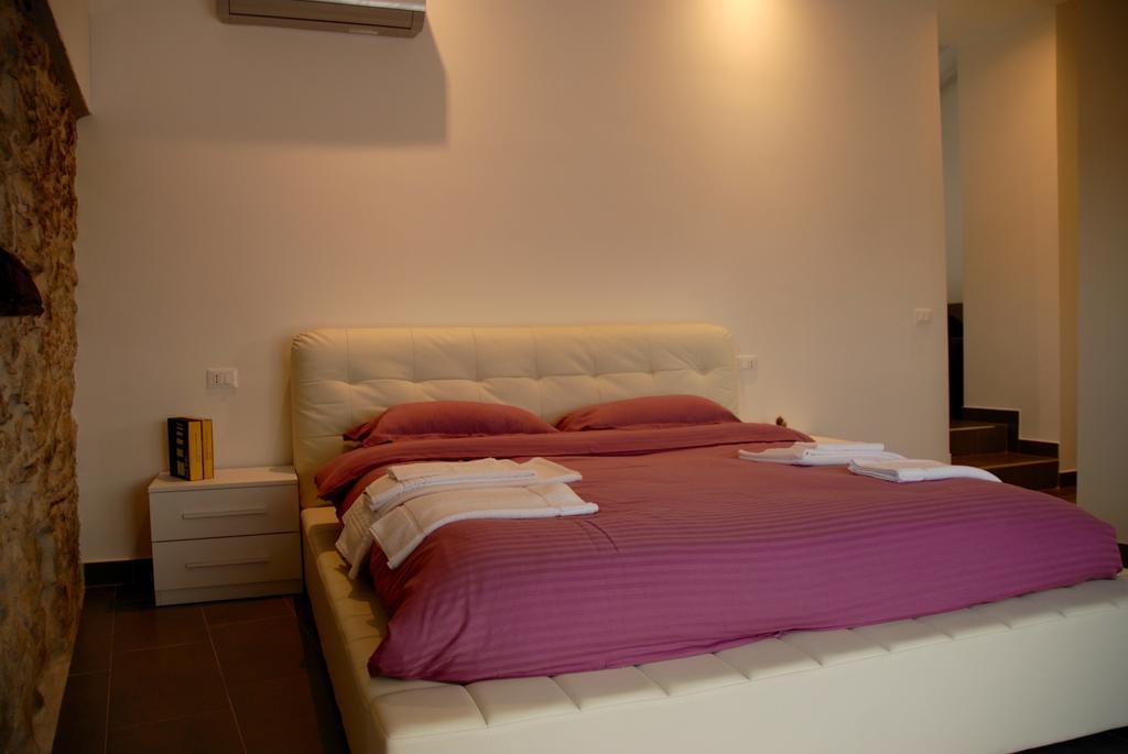 Luna - Aragon Home Holiday Montalbano Elicona Esterno foto