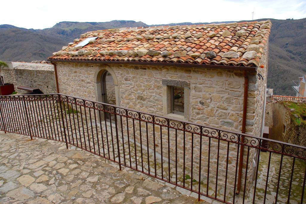 Luna - Aragon Home Holiday Montalbano Elicona Esterno foto