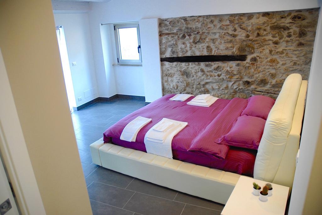 Luna - Aragon Home Holiday Montalbano Elicona Esterno foto