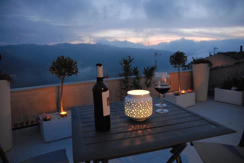 Luna - Aragon Home Holiday Montalbano Elicona Esterno foto