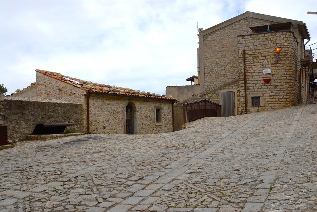 Luna - Aragon Home Holiday Montalbano Elicona Esterno foto