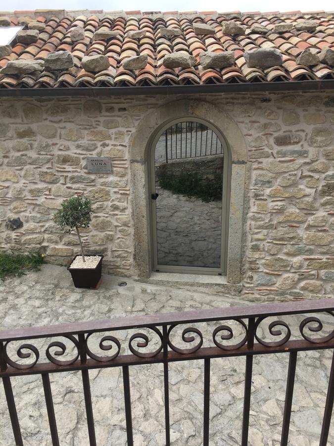 Luna - Aragon Home Holiday Montalbano Elicona Esterno foto